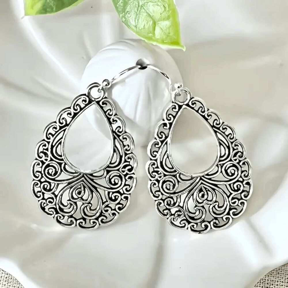 Boho Filigree Floral Dangle Earrings